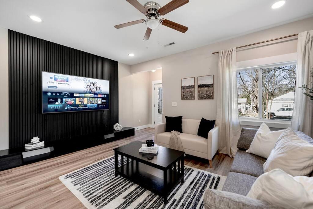 Brand New Cozy Modern Bungalow W/Hot Tub+Movieroom 7 Min From Uptown Charlotte Esterno foto