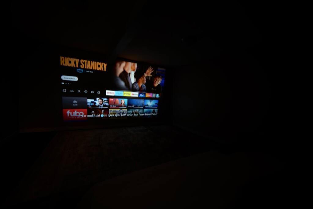 Brand New Cozy Modern Bungalow W/Hot Tub+Movieroom 7 Min From Uptown Charlotte Esterno foto