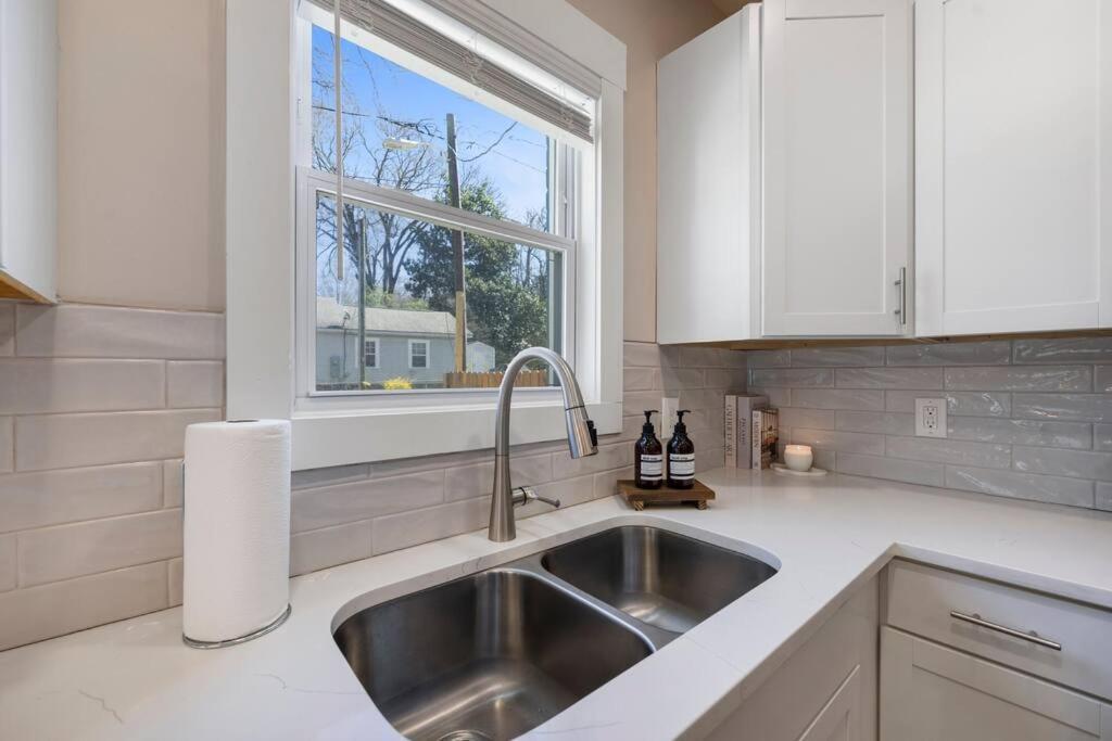 Brand New Cozy Modern Bungalow W/Hot Tub+Movieroom 7 Min From Uptown Charlotte Esterno foto