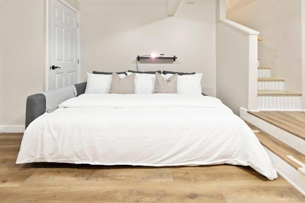 Brand New Cozy Modern Bungalow W/Hot Tub+Movieroom 7 Min From Uptown Charlotte Esterno foto