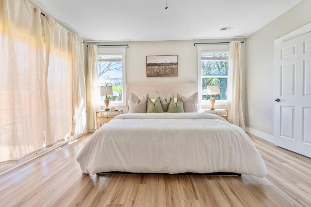 Brand New Cozy Modern Bungalow W/Hot Tub+Movieroom 7 Min From Uptown Charlotte Esterno foto