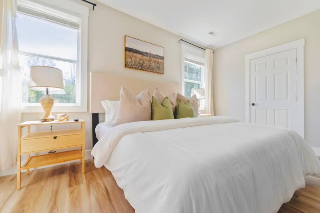Brand New Cozy Modern Bungalow W/Hot Tub+Movieroom 7 Min From Uptown Charlotte Esterno foto