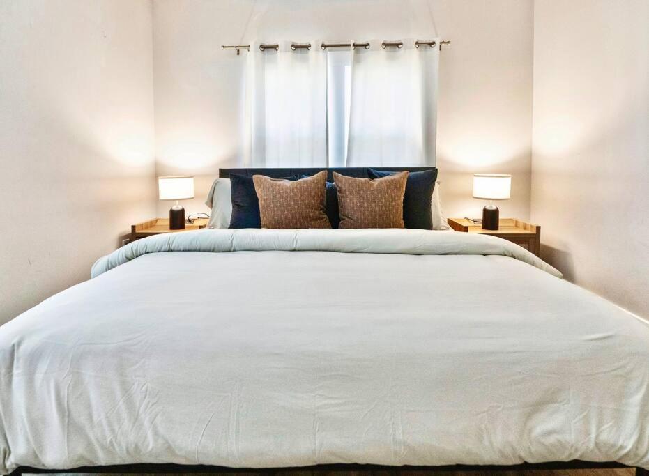 Brand New Cozy Modern Bungalow W/Hot Tub+Movieroom 7 Min From Uptown Charlotte Esterno foto