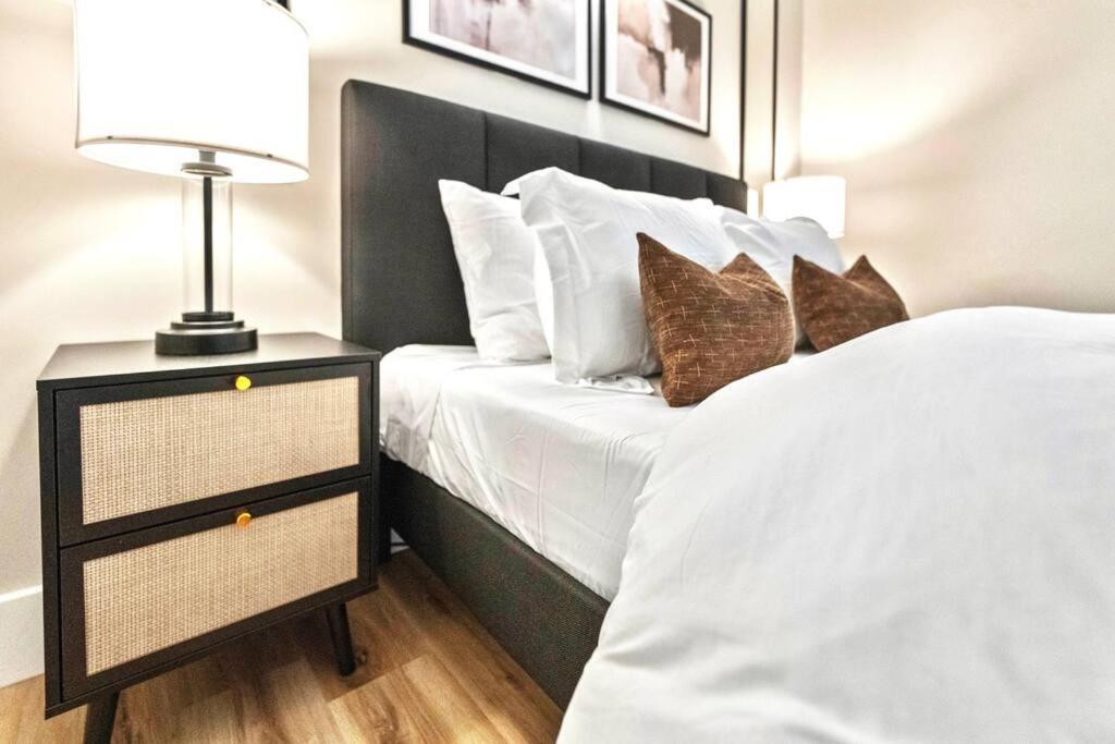 Brand New Cozy Modern Bungalow W/Hot Tub+Movieroom 7 Min From Uptown Charlotte Esterno foto