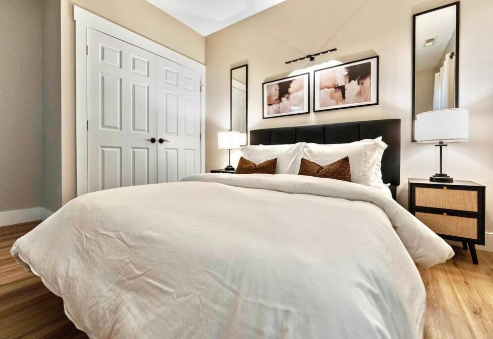 Brand New Cozy Modern Bungalow W/Hot Tub+Movieroom 7 Min From Uptown Charlotte Esterno foto
