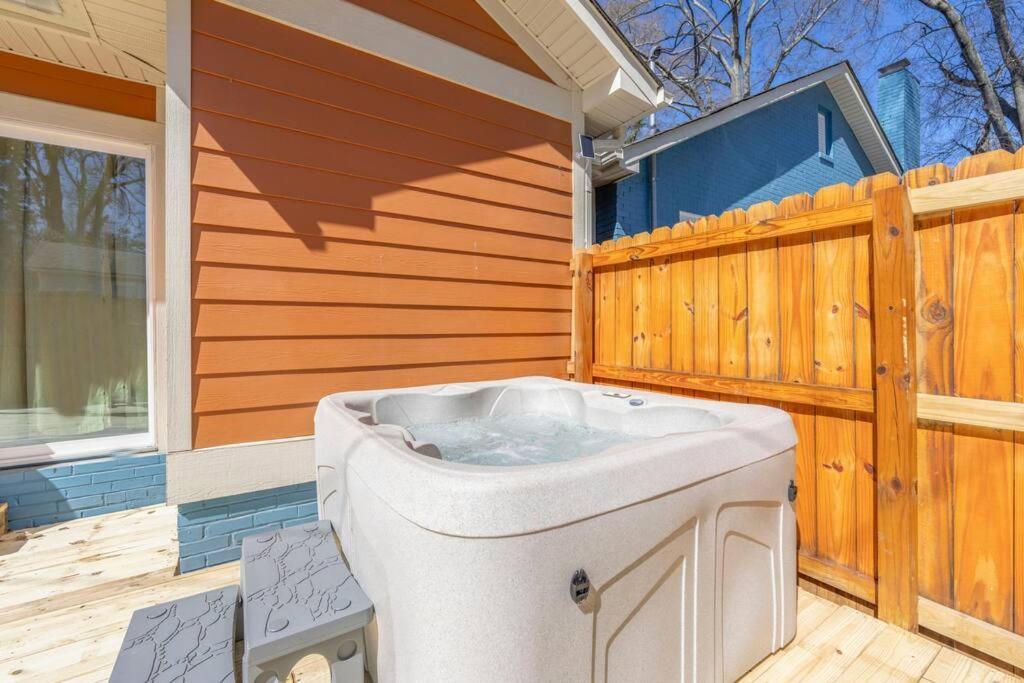 Brand New Cozy Modern Bungalow W/Hot Tub+Movieroom 7 Min From Uptown Charlotte Esterno foto