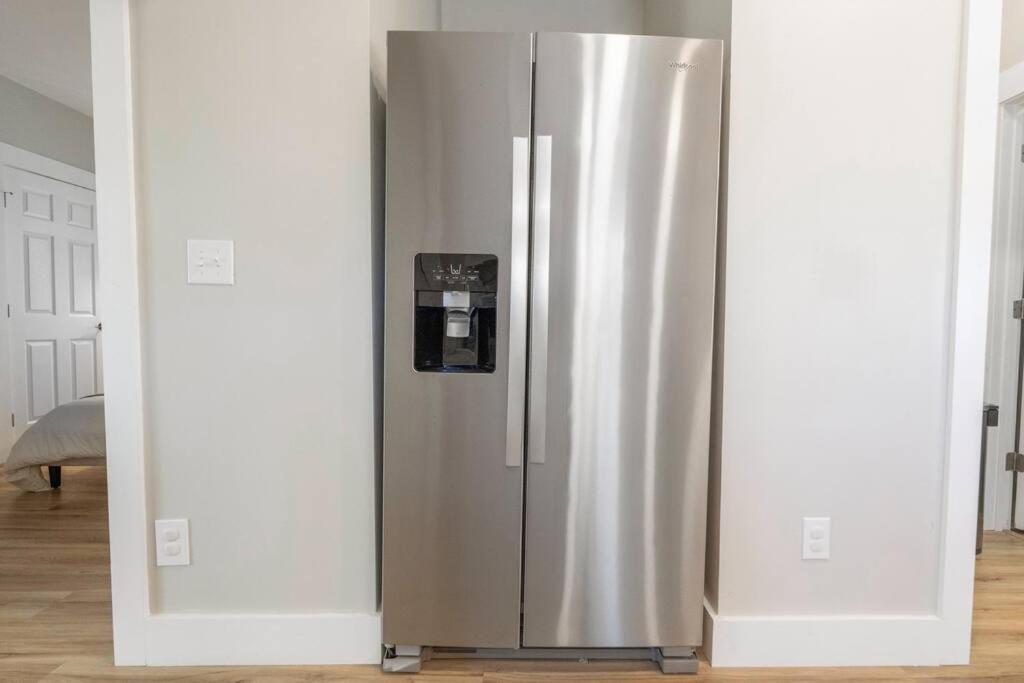 Brand New Cozy Modern Bungalow W/Hot Tub+Movieroom 7 Min From Uptown Charlotte Esterno foto