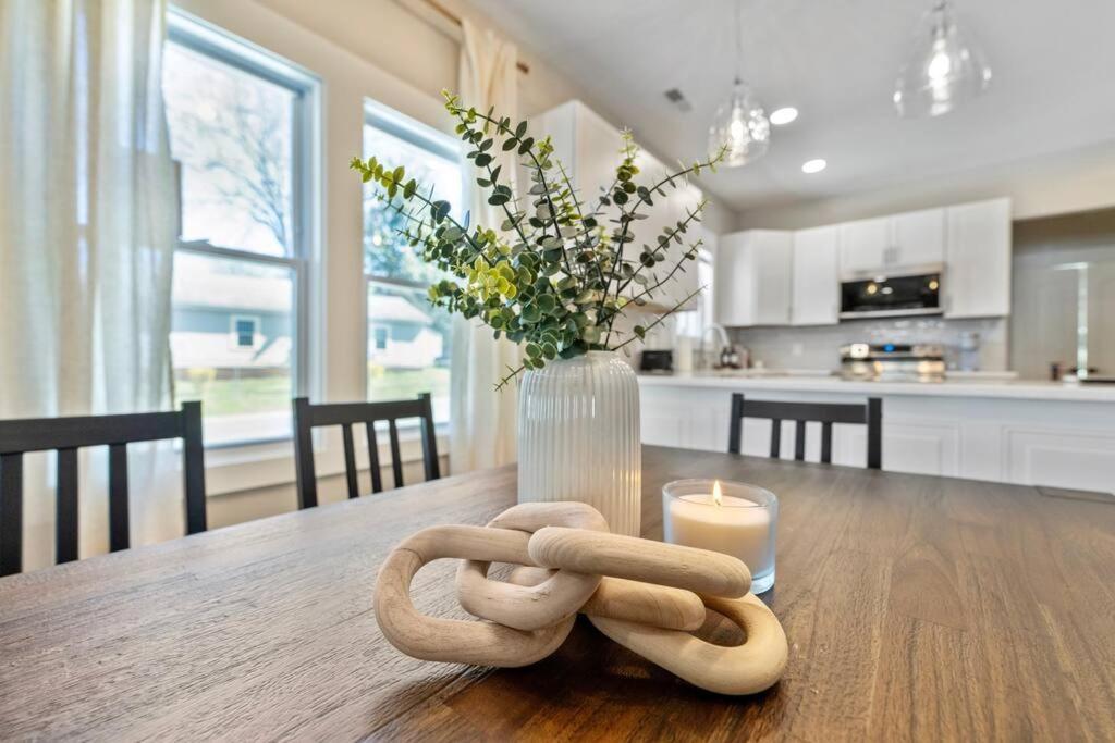 Brand New Cozy Modern Bungalow W/Hot Tub+Movieroom 7 Min From Uptown Charlotte Esterno foto